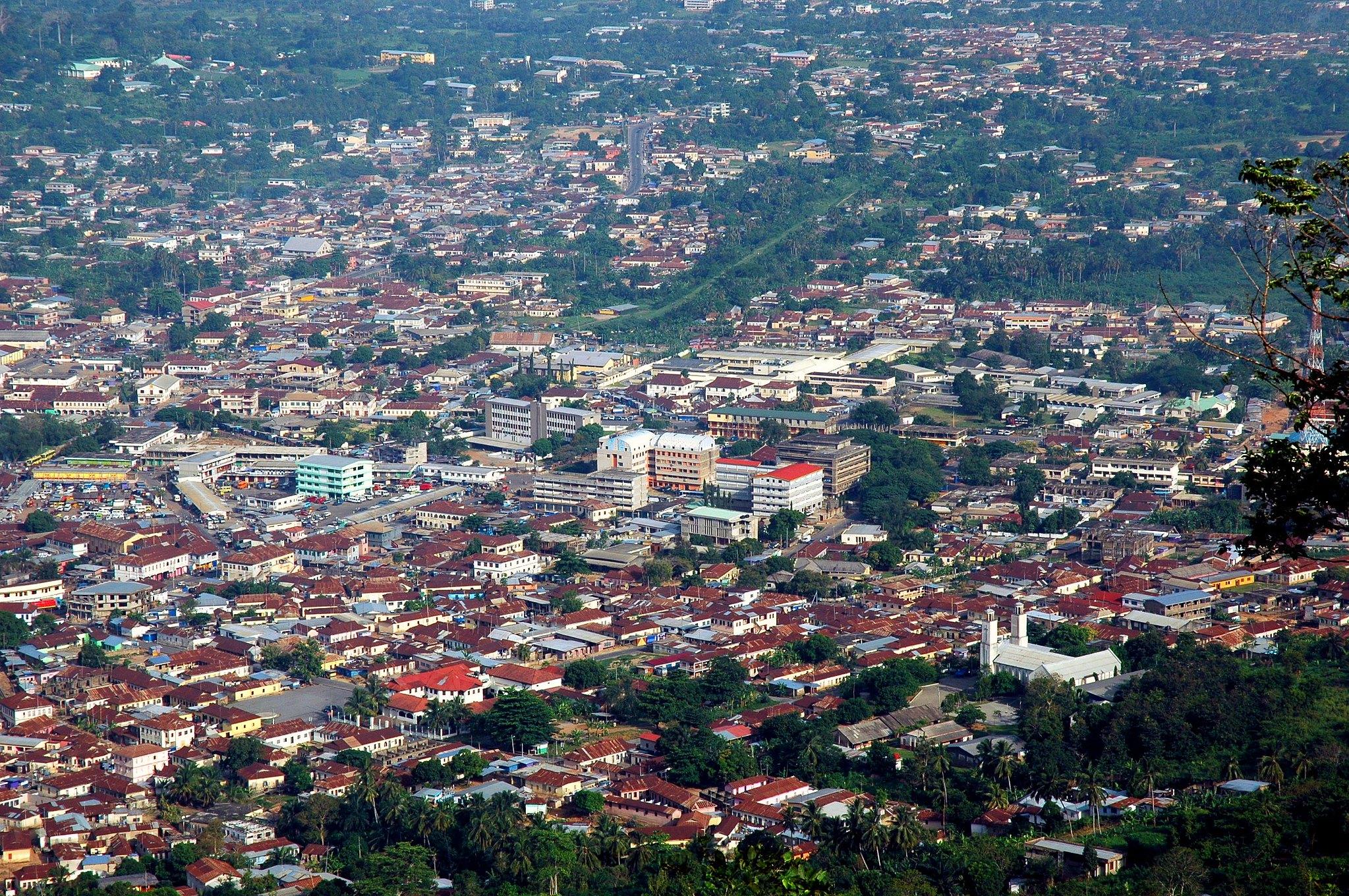 File:Accra Skyline.jpg - Wikimedia Commons, image size:2047x1360